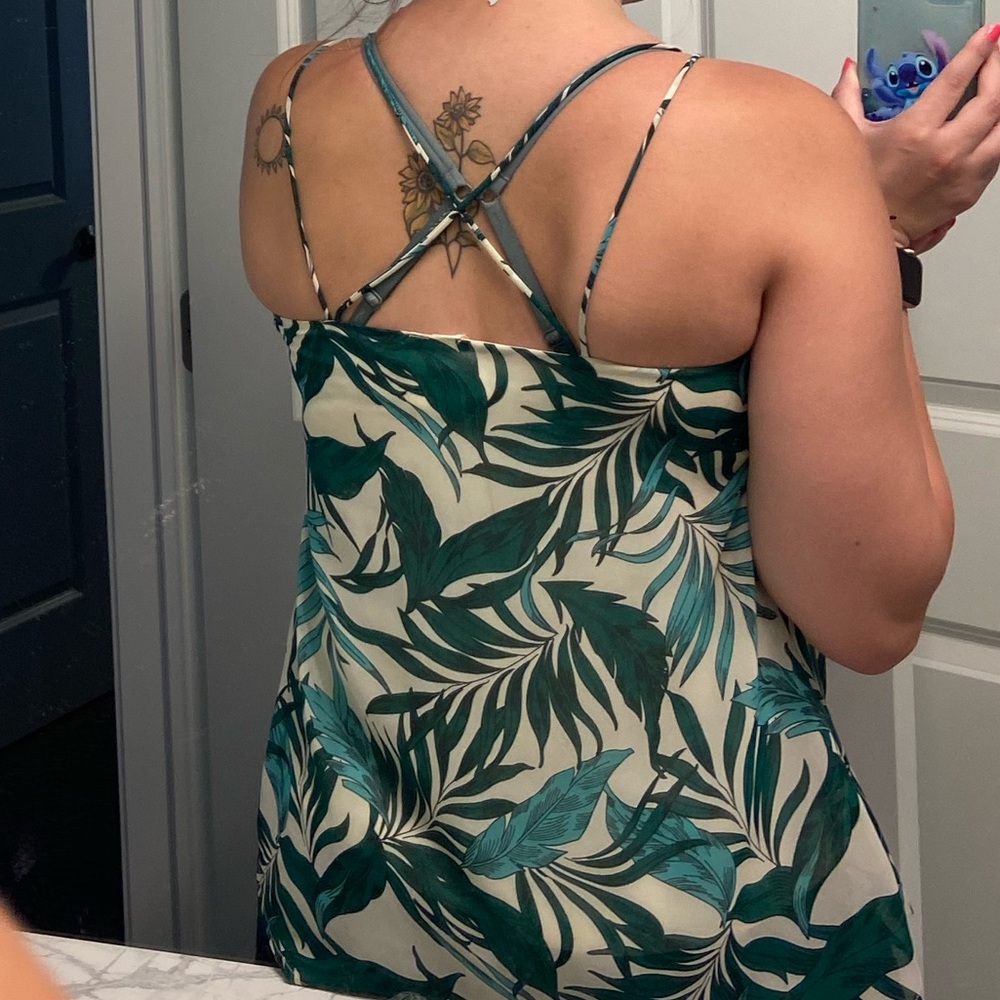 White and Green Leaf Strappy Tank Top - Picture 2 of 6